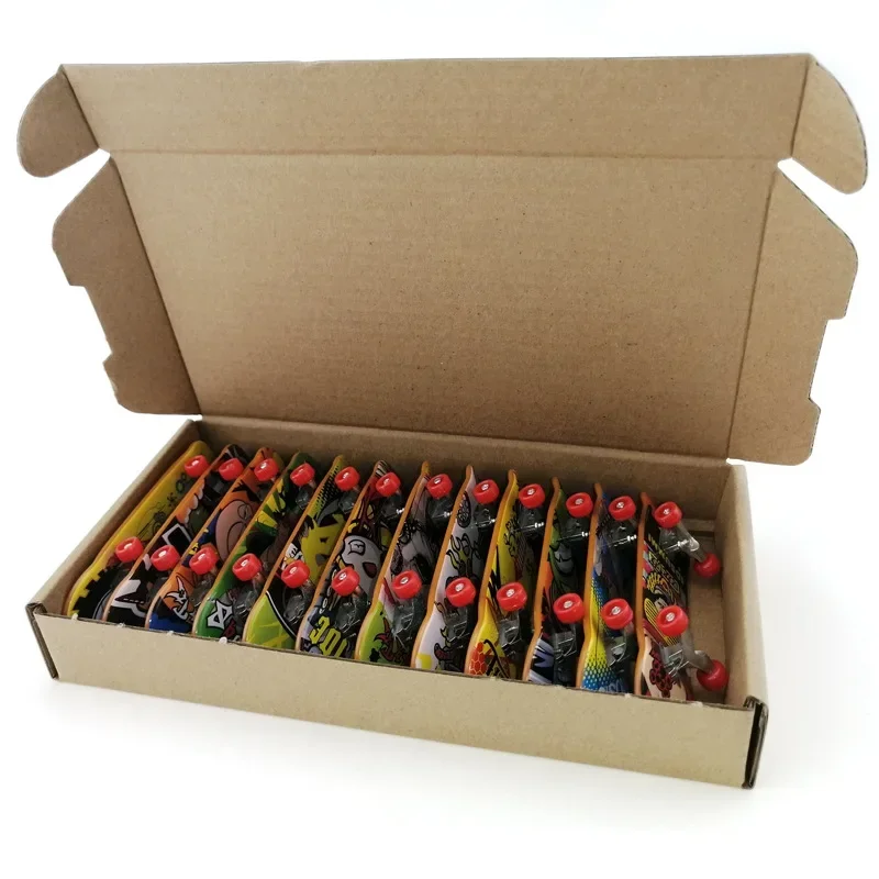 指板おもちゃフィンガースケートボード子供のための 12 個ミニフィンガースケートボードおもちゃスケートボードミニフィンガーおもちゃセットスケートボード