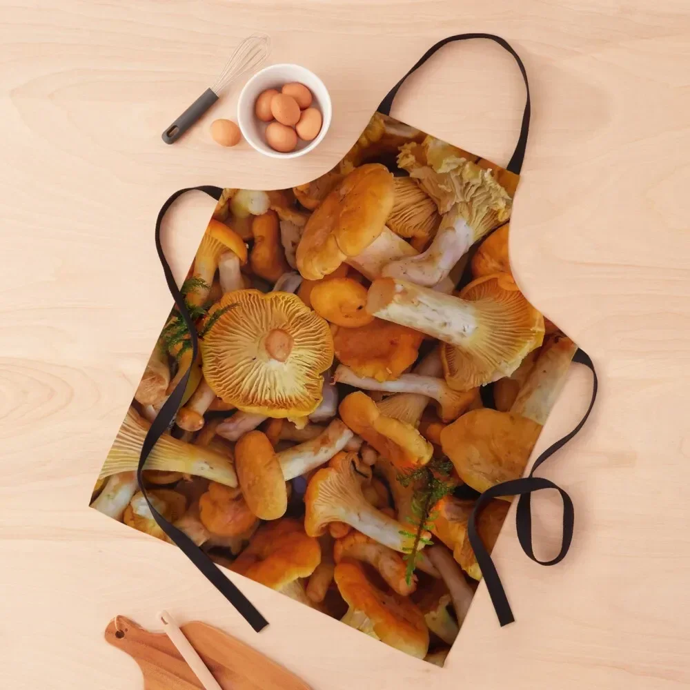 

Edible Chanterelle Mushrooms - Mushroom Hunter Apron chef costume painting Apron