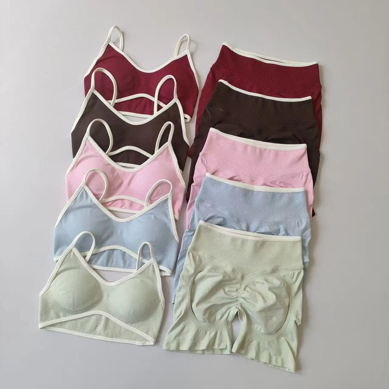 Color Blocked Bra, Seamless Tight Fitting Peach Hip Lifting Sports Shorts, Running And Fitness Pants, Women's Yoga Set