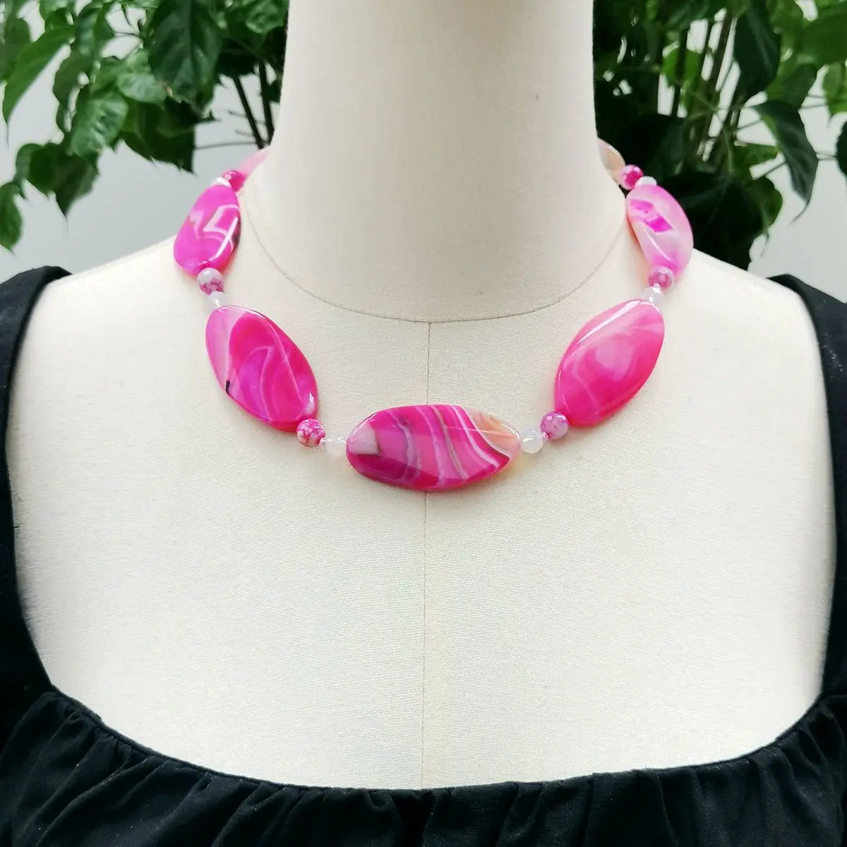 

Lii Ji Real Stone Hot Pink Color Necklace 52cm Agate Crystal Necklace Women Jewelry Stock Sale Jewelry