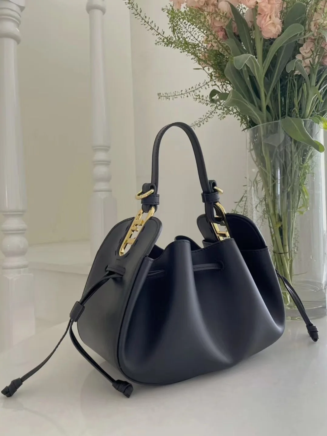 Jenny&Dave 2024 One Shoulder Messenger Handbag Women French Fashion Retro Texture Leather Handmade Drawstring Bucket Bag