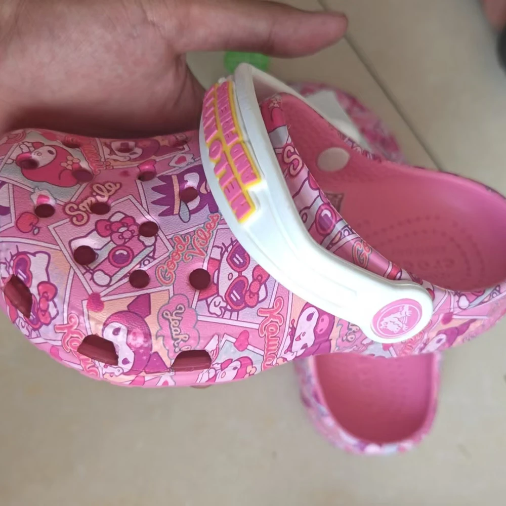 Pantofole per bambini Hellokitty Kuromi Melody Summer Girls Cartoon pantofole per bambini antiscivolo con suola morbida sandali con punta avvolgente