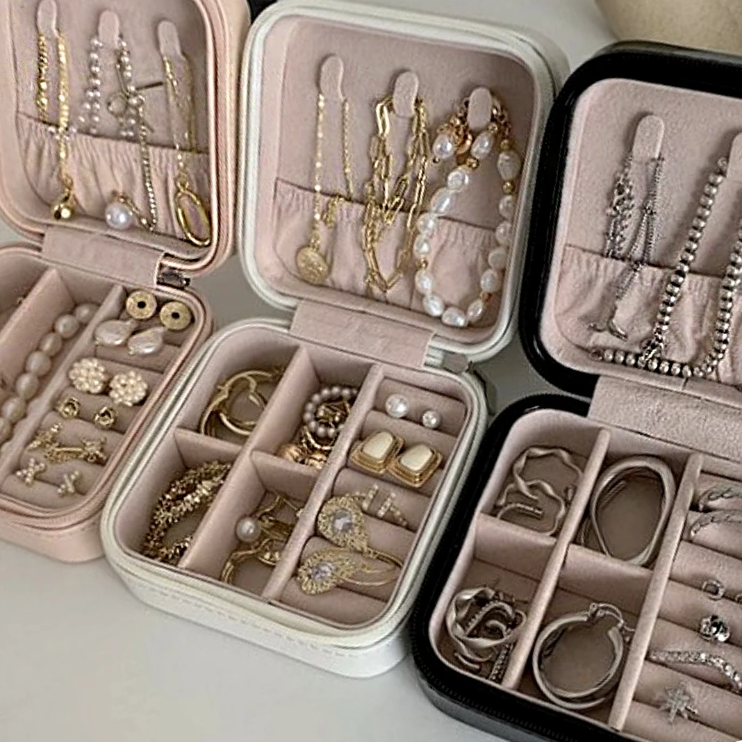 

Jewelry Storage Box Travel Women Belongs Organizer Jewelry Display Case Earrings Necklaces Rings Holder Zipper Cases 10*10*5cm