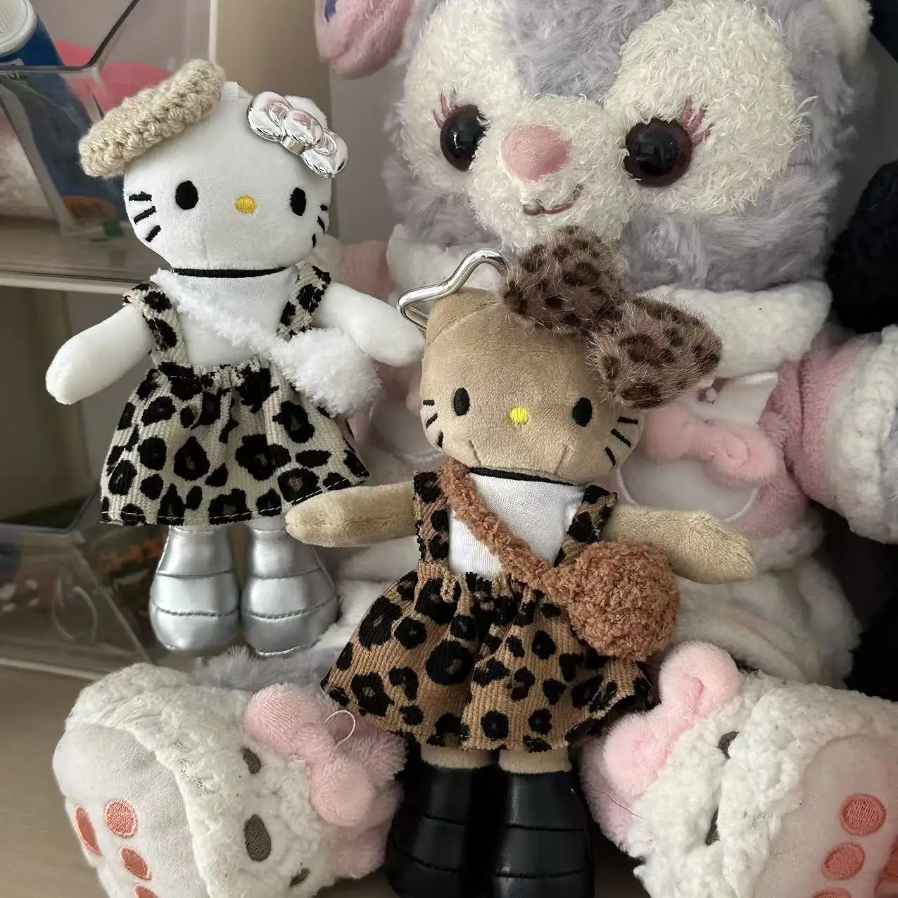 Hello Kitty longues jambes jouets en peluche porte-clés dessin animé fille chaude sac à dos pendentif poupée anniversaire enfants Fans cadeau