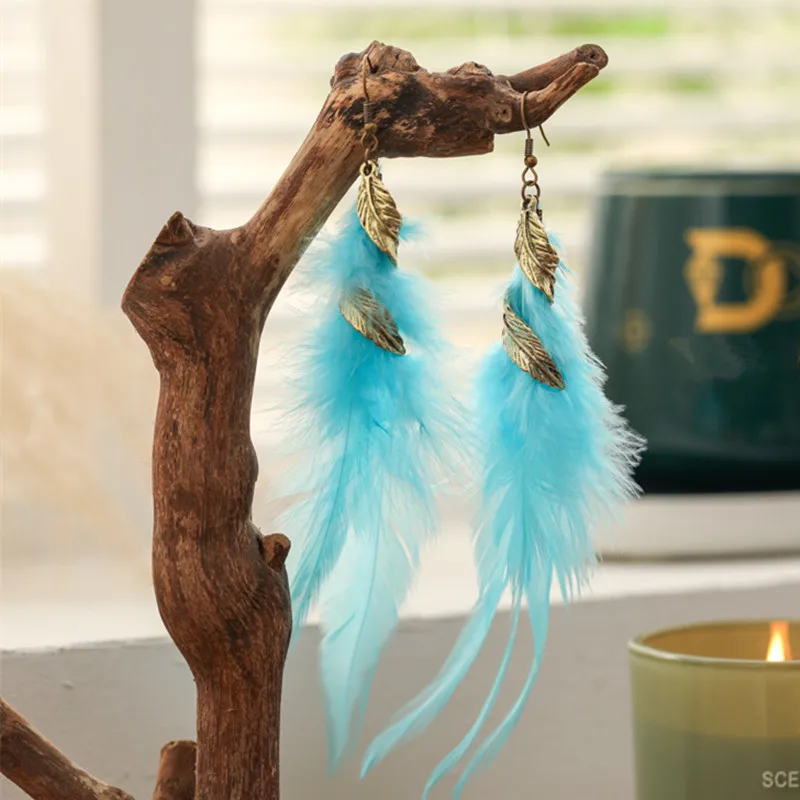 Vintage style ethnic feather shaped men's and women's earrings, Bohemian style with multiple colors for daily wear jewelry, suitable for Christmas, Valentine's Day parties, anniversaries, and gifts for her