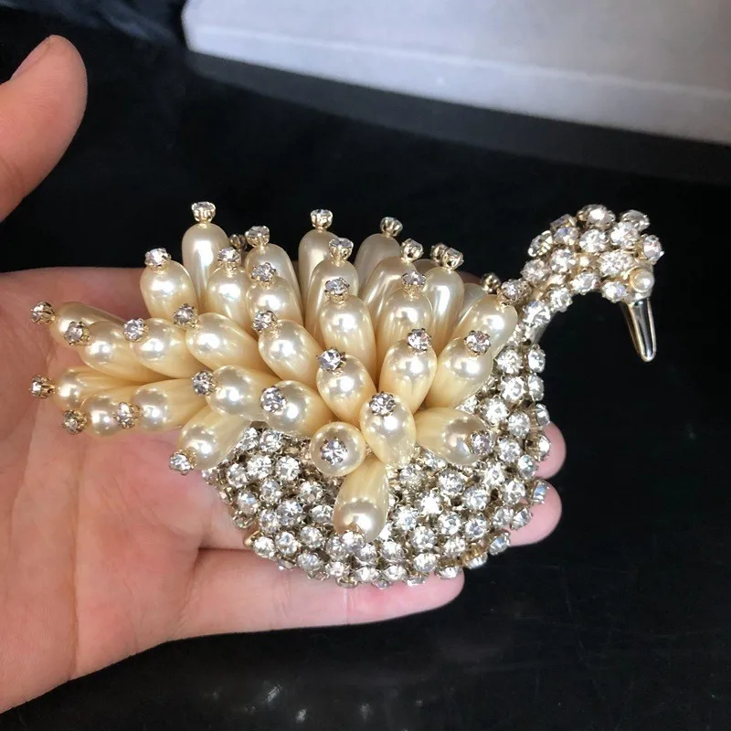 vintageRetro New Fashionable High-End Copper Swan Brooch Gold-Plated Diamond-Embedded Corsage High-Grade PIN for Women