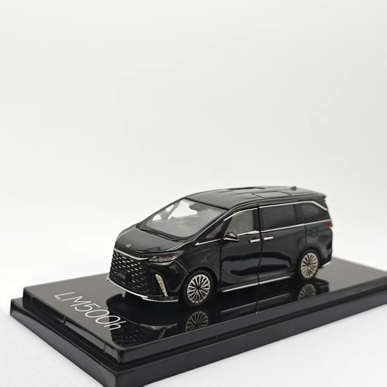 

Hobby Japan 1:64 LM500h MPV Black LHD 4 Seater Diecast Scale Alloy Car Model