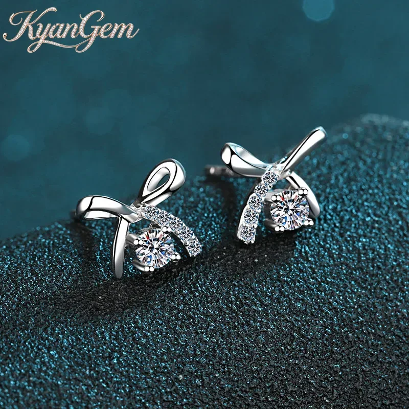 

KyanGem 18K Gold Moissanite 0.1carat Bow Earrings Pt950 Platinum Diamond Four-claw Earrings Versatile Style for School Girls