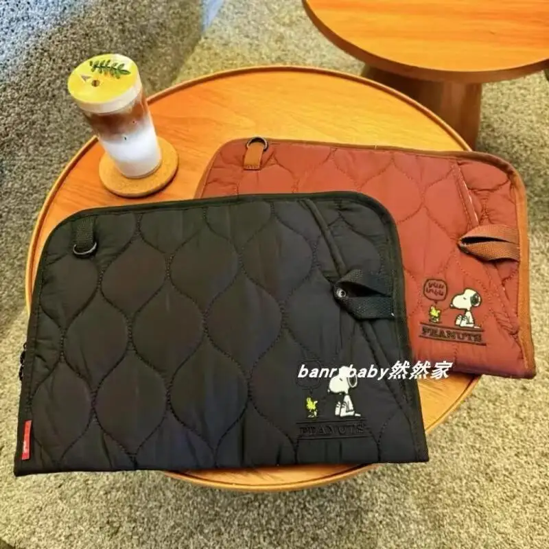 Japanese Style Snoopy Crossbody Shoulder Bag Large Space Storage Bag Compatible with 14 Inch Notebook for Daily Work Travel Carr