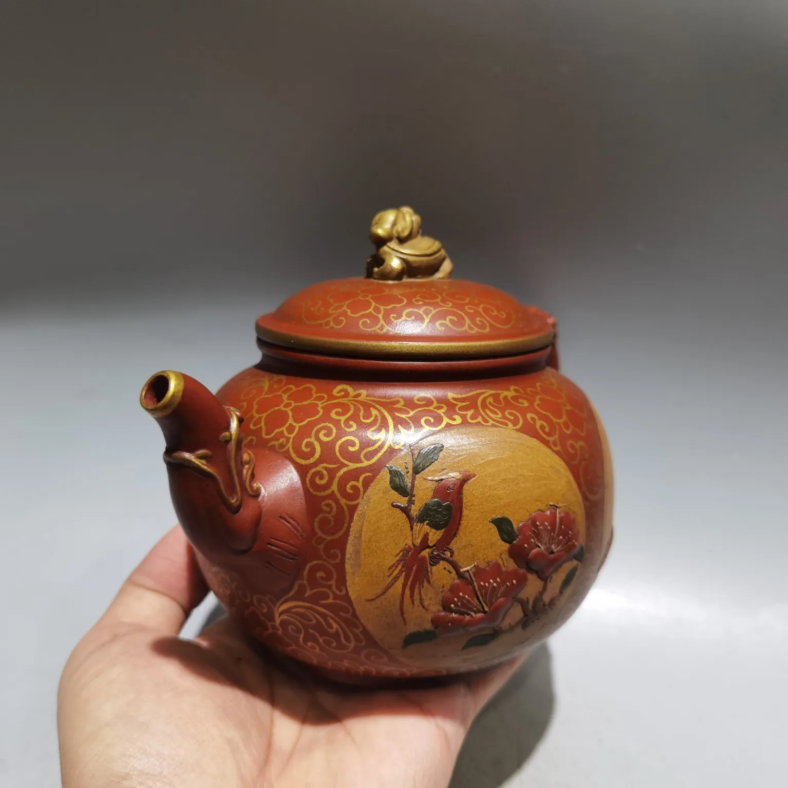 7 "الصينية ييشينغ الأرجواني وعاء الطين المخطط باللون الذهبي رسمت زهرة الطيور أنماط لوتس زهرة التنين مقبض غلاية إبريق الشاي الإبريق