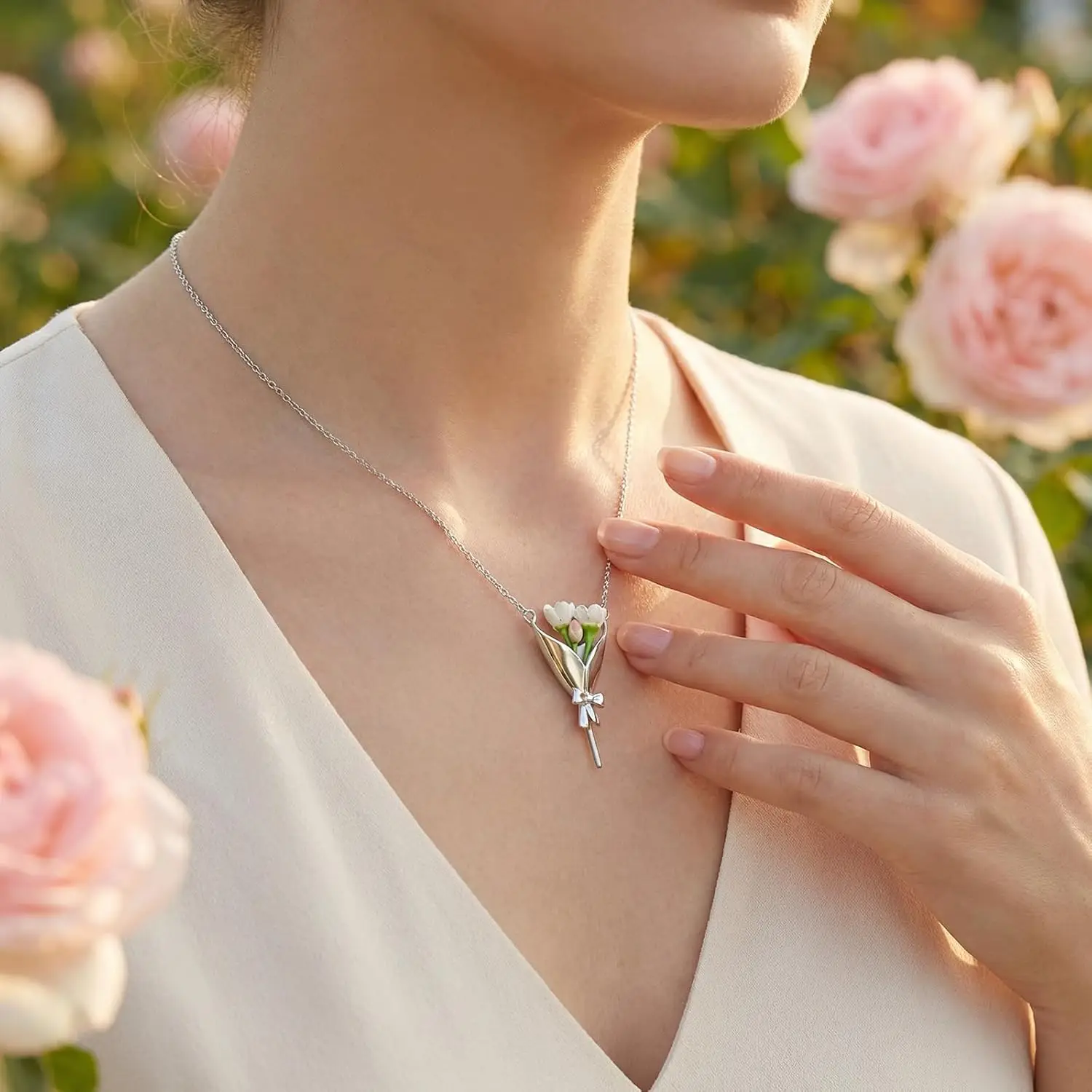 Flower Bouquet Necklace DIY Bouquet Necklace Wearable Mini Vase Necklaces for Flower Holder Insert Dried or Real Blooms Jewelry