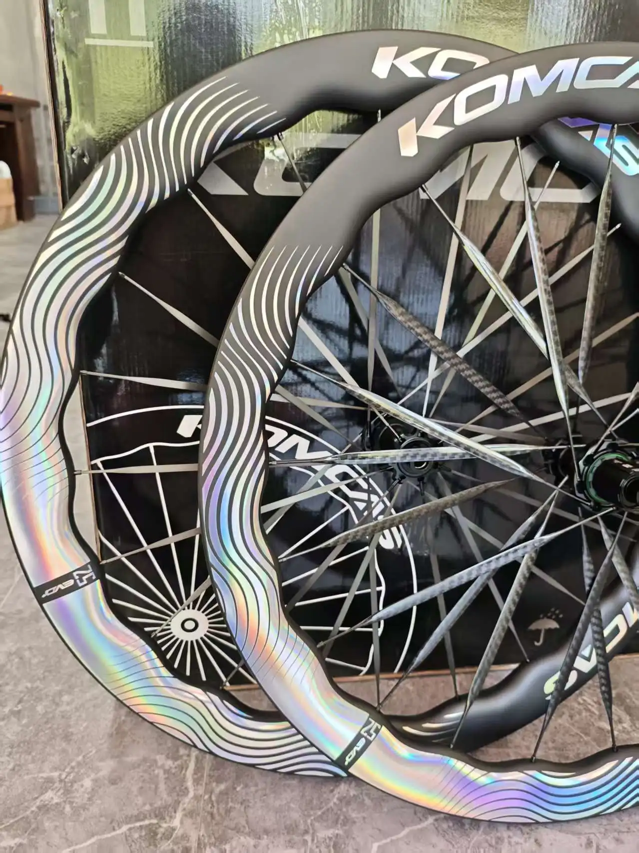 Komcas Carbon wheel Colorful Xiangyun 700C Carbon Road Bike Disc Wheels Gravel Ceramic  36T Hub Width 25/28mm 700c Glossy