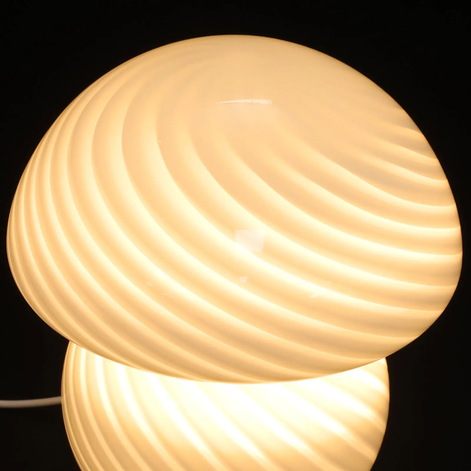 

Mushroom Lamp Glass Bedside Table Light Modern European Style Warm Night Light for Bedroom Study Living Room Decor