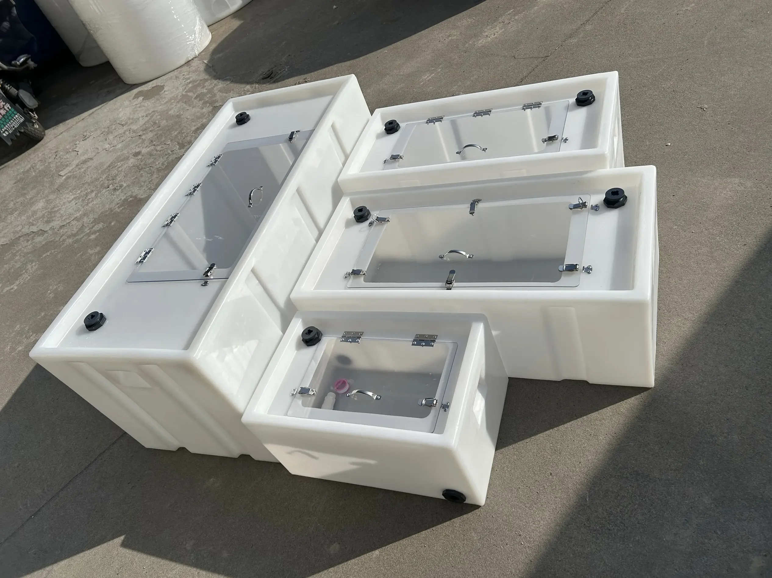 Anti-overflow water tank trolley trunk 130L240L horizontal clamshell fish hatching fish box