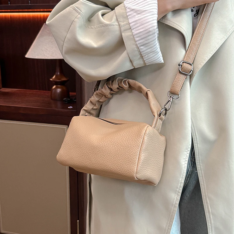 

Chic And Minimalist Diaper Bag For Women Elegant Crossbody Bag Luxury Designer Tote Vintage Leather Large Capacity Tote