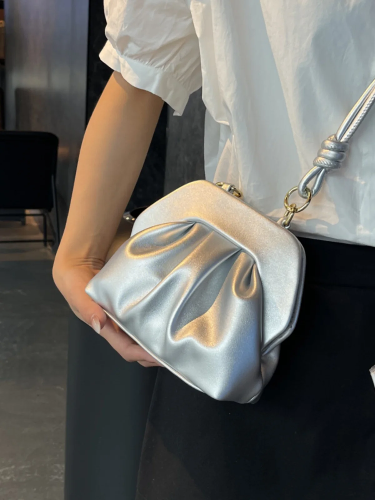 Silver Crossbody Bag for Women Summer Pu Leather Pleated Casual Versatile Beading Handbag Ladies Simple Cluth One Shoulder Bags