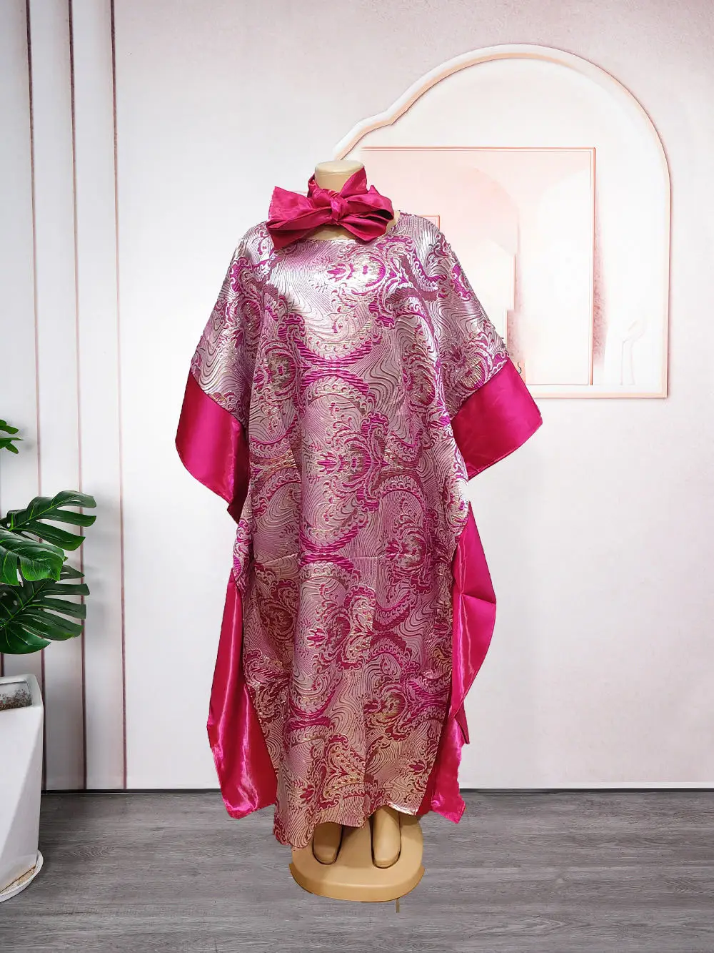 Платье-кафтан Абая с V-образным вырезом и принтом для женщин — скромное платье макси с короткими рукавами и разрезом по подолу