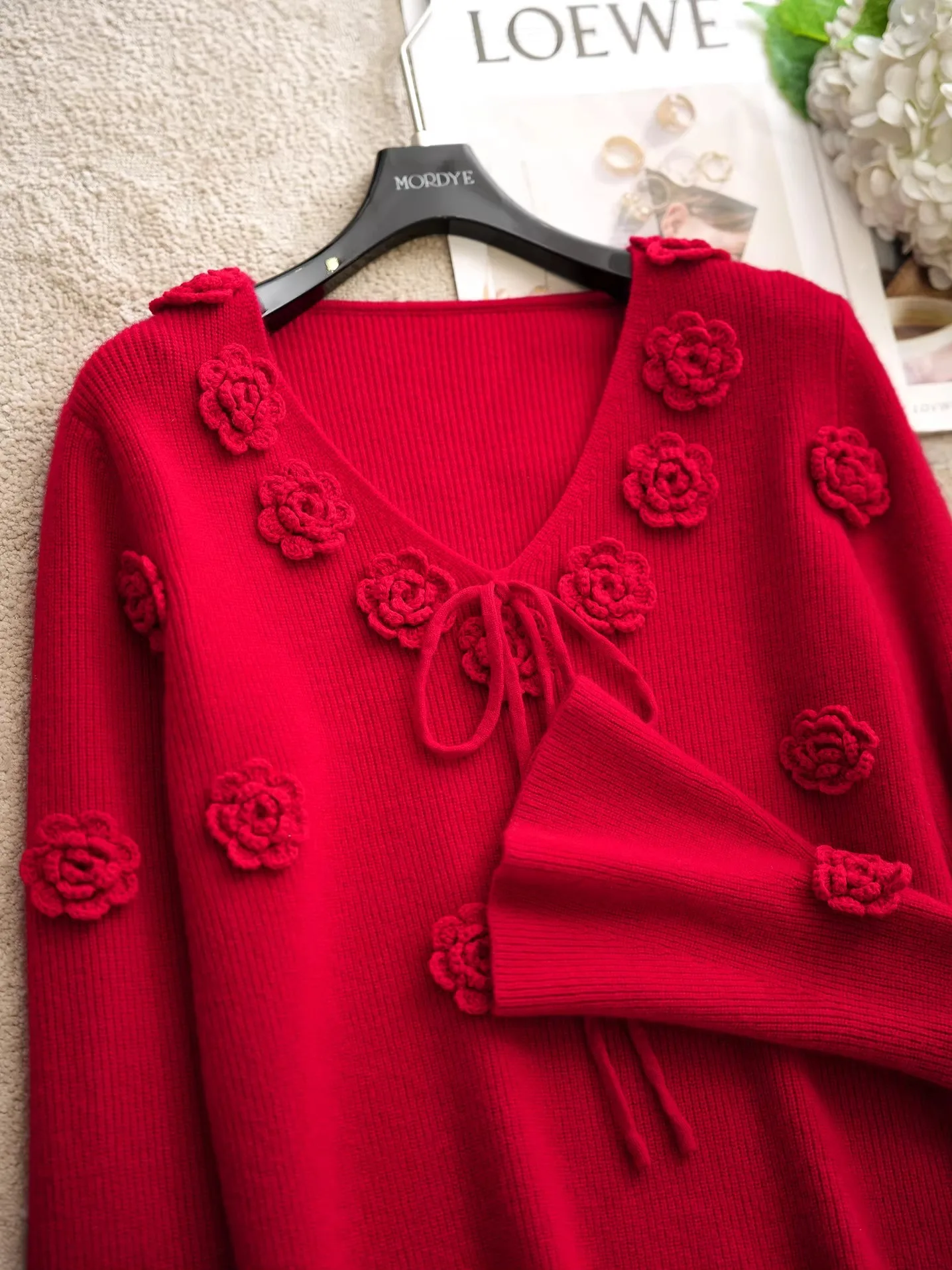 

Red Woolen Knitted Sweater V-Ne Bowtie New Year's Battle Dr 00% Wool Rose Pattern Long Sve Ladylike Commute Sle