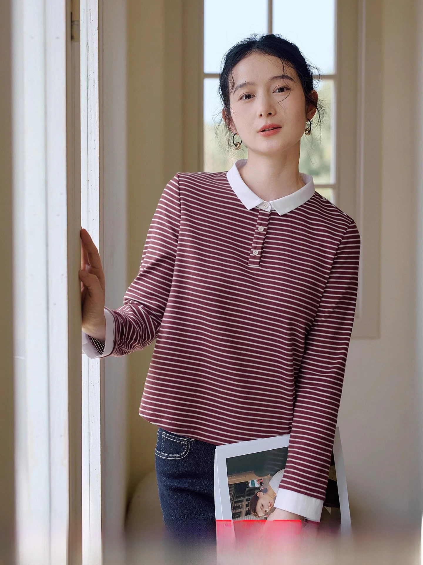 

Новая осенняя модная женская футболка из чистого хлопка в полоску, свободного кроя, винтажный стиль, повседневная, красная, с эффектом памяти, топ