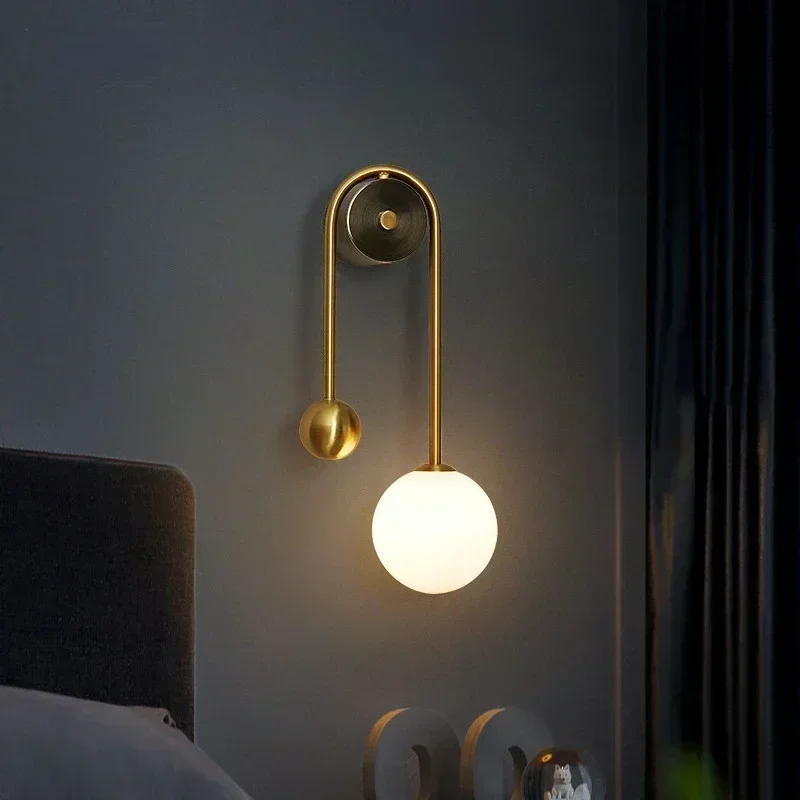 Moderne Slaapkamer Nachtkastje Licht Lamp Glazen Bal Led Goud Interieur Woonkamer Gang Binnenverlichting Schans Armatuur