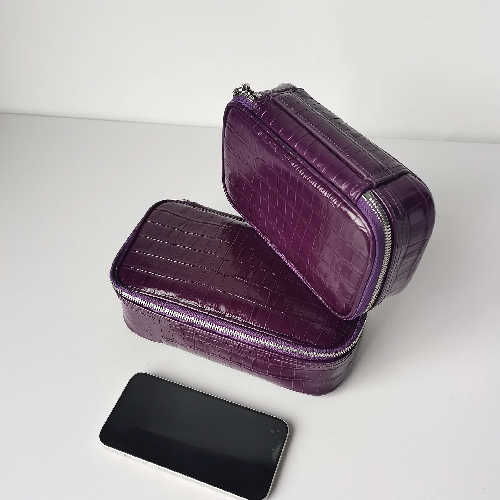 Krokodil-Geprägte Leder Mini-Kosmetiktasche Toilettenartikel-Organizer Tragbare Kosmetiktasche in Verschiedenen Farben und Größen Erhältlich – Detail 5