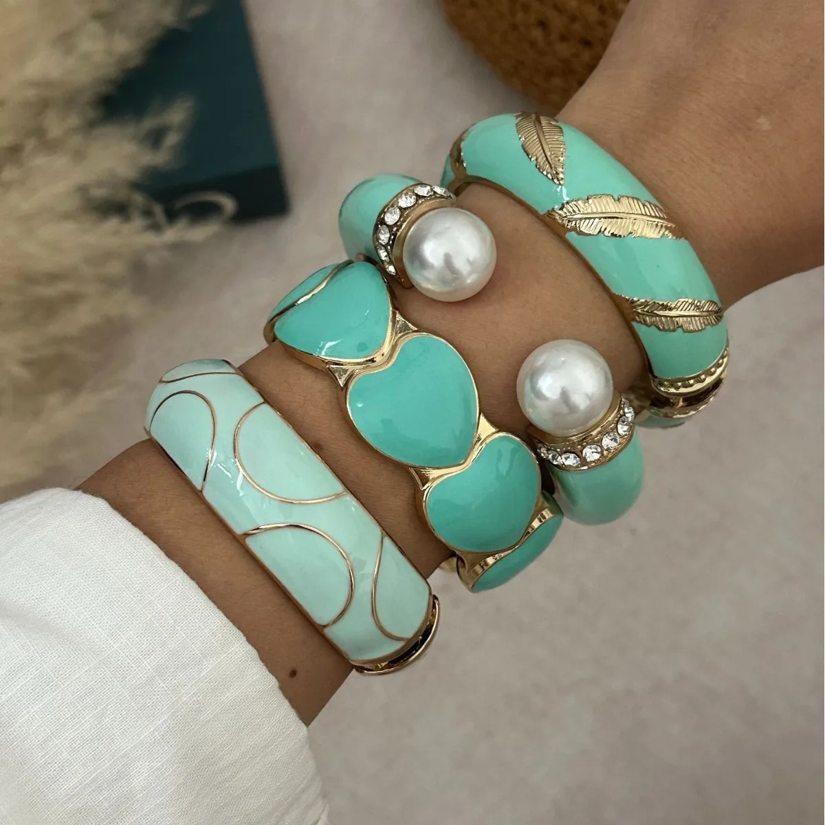 Punk Enamel Feather Pattern Shape Metal Wide Bangles for Women Geometric Irregular Spring Pearl Charm Bracelets Dopamine Jewelry