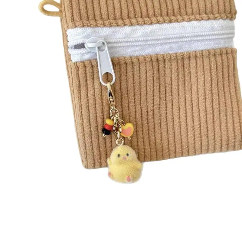かわいい漫画風フロッキー加工の卵殻チキンキーホルダー、素敵なミニキーリング、バッグペンダント、カップルギフト、車載ホルダー、ジュエリー