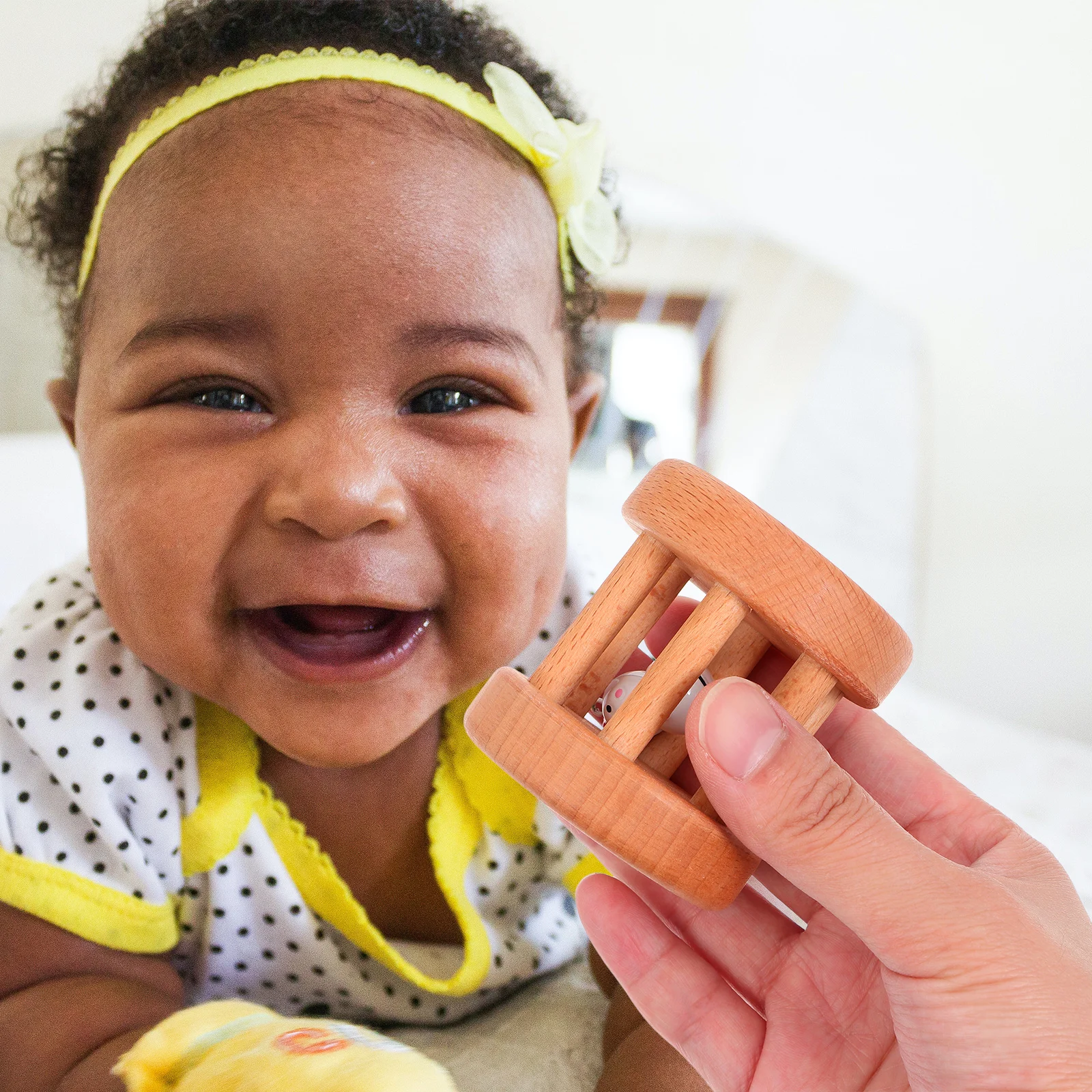 1Pcs Wooden Rattle Shower Gift Realistic Snowman Style Graspable Size Smooth Surface Burr-Free Infant Developmental