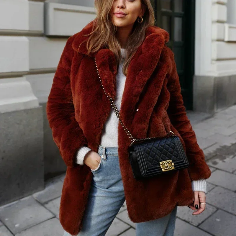 Chaqueta gruesa de piel sintética para mujer, abrigo largo coreano de otoño e invierno de color rojo vino, Parkas negras de piel de lujo cálidas, prendas de vestir exteriores peludas