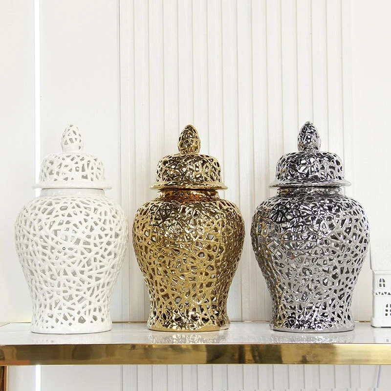 Ceramic Checkmate Jar Hollow Gold Ginger Jar Flower Vase Hollow Storage Tank Porcelain Handicraft Home Decoration Accessories