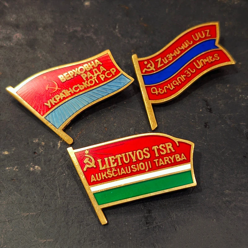 Badge de représentant d'Arménie, d'Ukraine, de Lituanie et de l'Union soviétique