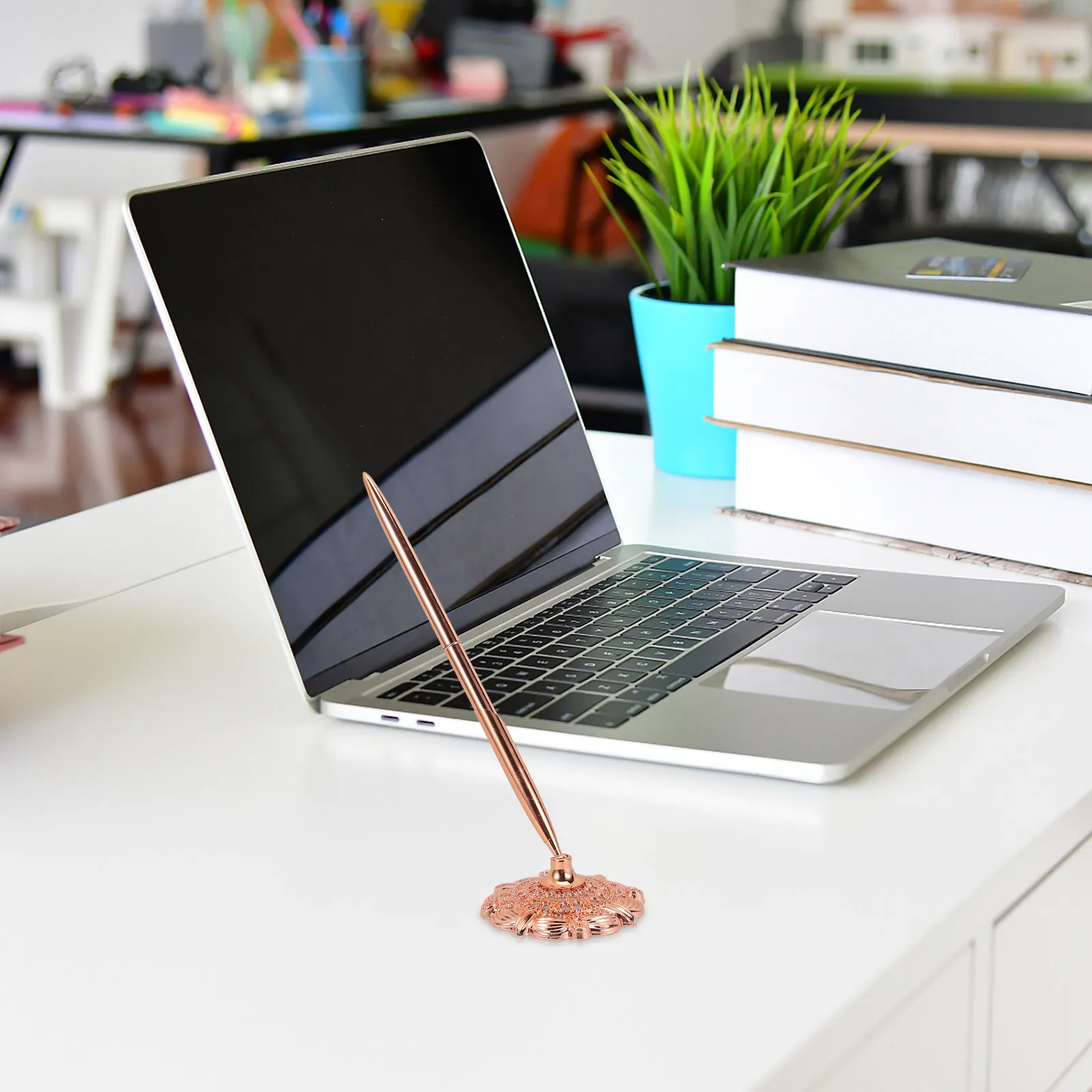 

Профессиональная шариковая ручка для вертикального размещения на столе, изящный деловой аксессуар, износостойкая, с плавным письмом, многофункциональная.