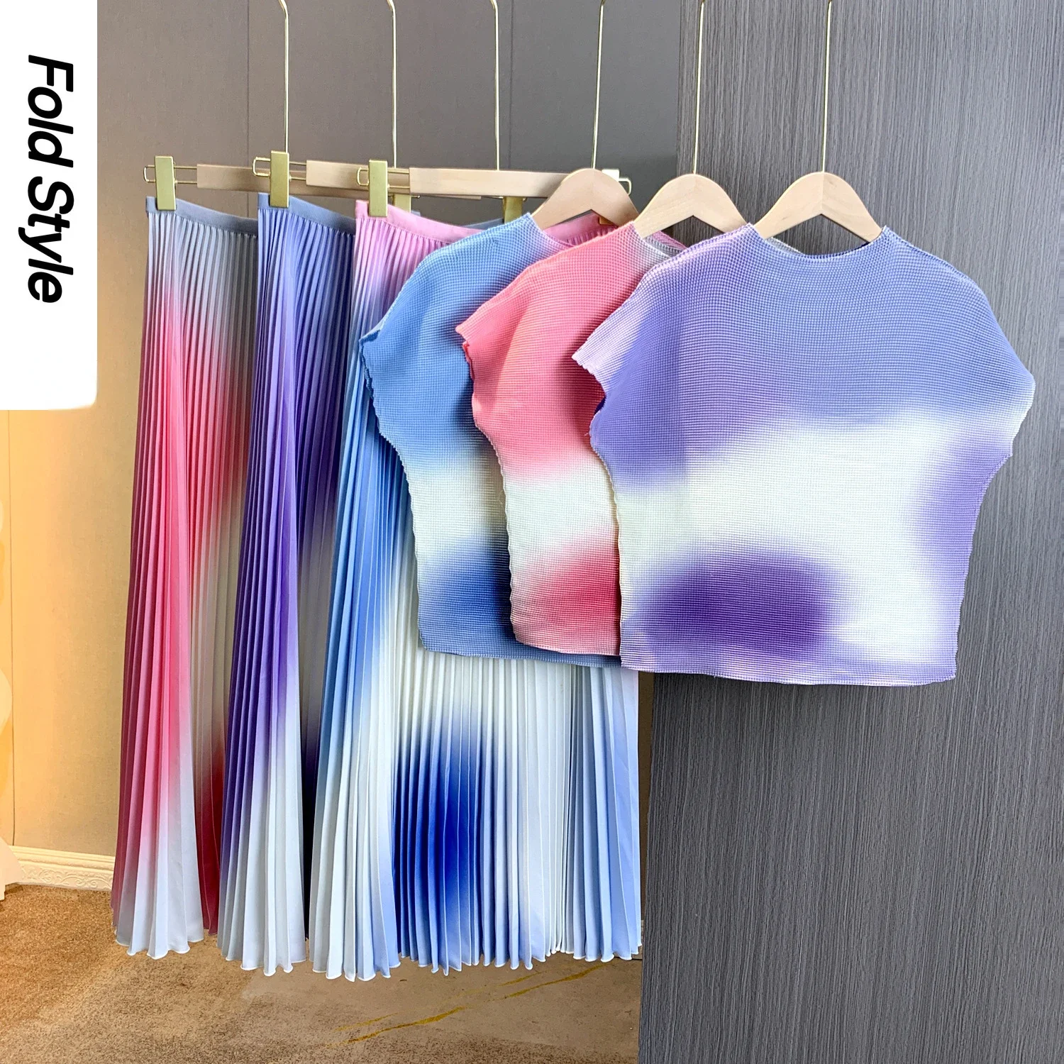 

Miyake Premium Gradual Color Changing Round Neck Corn Grain Pleated Summer New Slim Fit Short Sleeve T-shirt Set Skirt