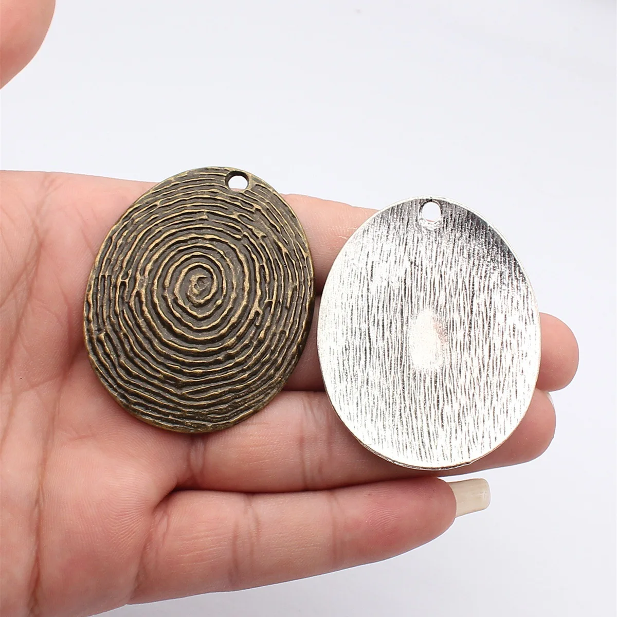 Pendentif tourbillon empreinte digitale WYSIWYG 1 pièce 59x47mm 2 couleurs (Bronze antique, Argent antique) pour la fabrication de bijoux DIY