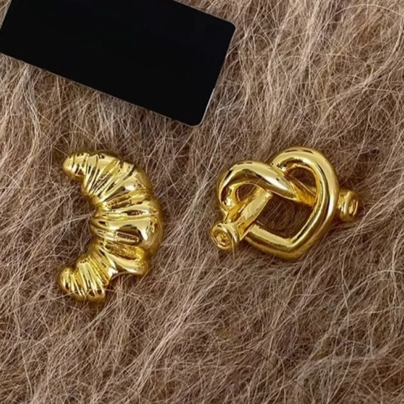 

Модные латунные серьги с золотым покрытием 925, серебряные иглы, металлические круассаны, асимметричные серьги, женские романтические очаровательные ювелирные изделия