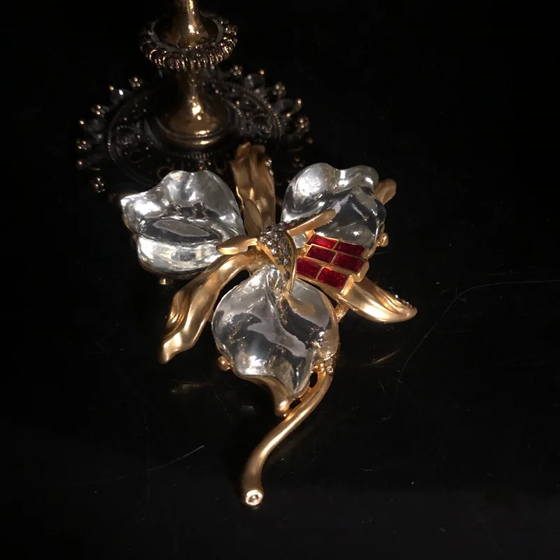 Vintage Orchid Brooch Jelly Resin Purple Flower Pin Niche Flower Chest for Suits Coats Banquets Jewelry Birthday Gifts for Women