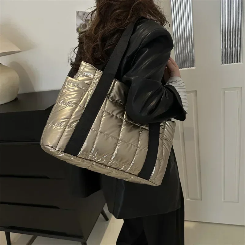 2026 Space Padded Women Shoulder Bags For Winter 2025 Large Capacity Black Handbags Designer Nylon Cotton Warm Tote Solid