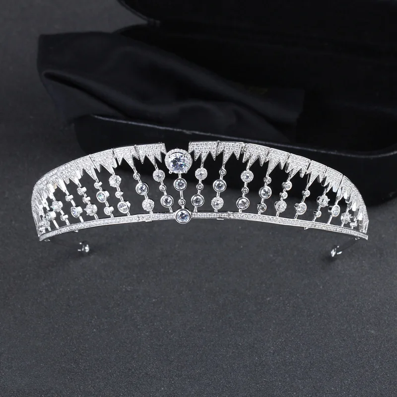 

Simple, Dazzling and Unique Women's Tiara Dress Accessories Jewelry Suitable for Dubai Wedding Ball Holiday Gift Bride H-32