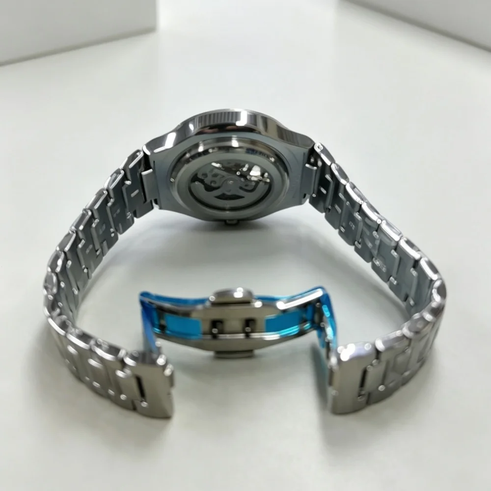 Men's Fully Automatic Skeleton Mechanical Watch, Square Men's Watch, Light Luxury Business Wristwatch, Butterfly Clasp Waterproof Luminous Men's Watch, Versatile Automatic Mechanical Wristwatch for Commuting and Gift-Giving, High-End Skeleton Dial Men's Sports Wristwatch