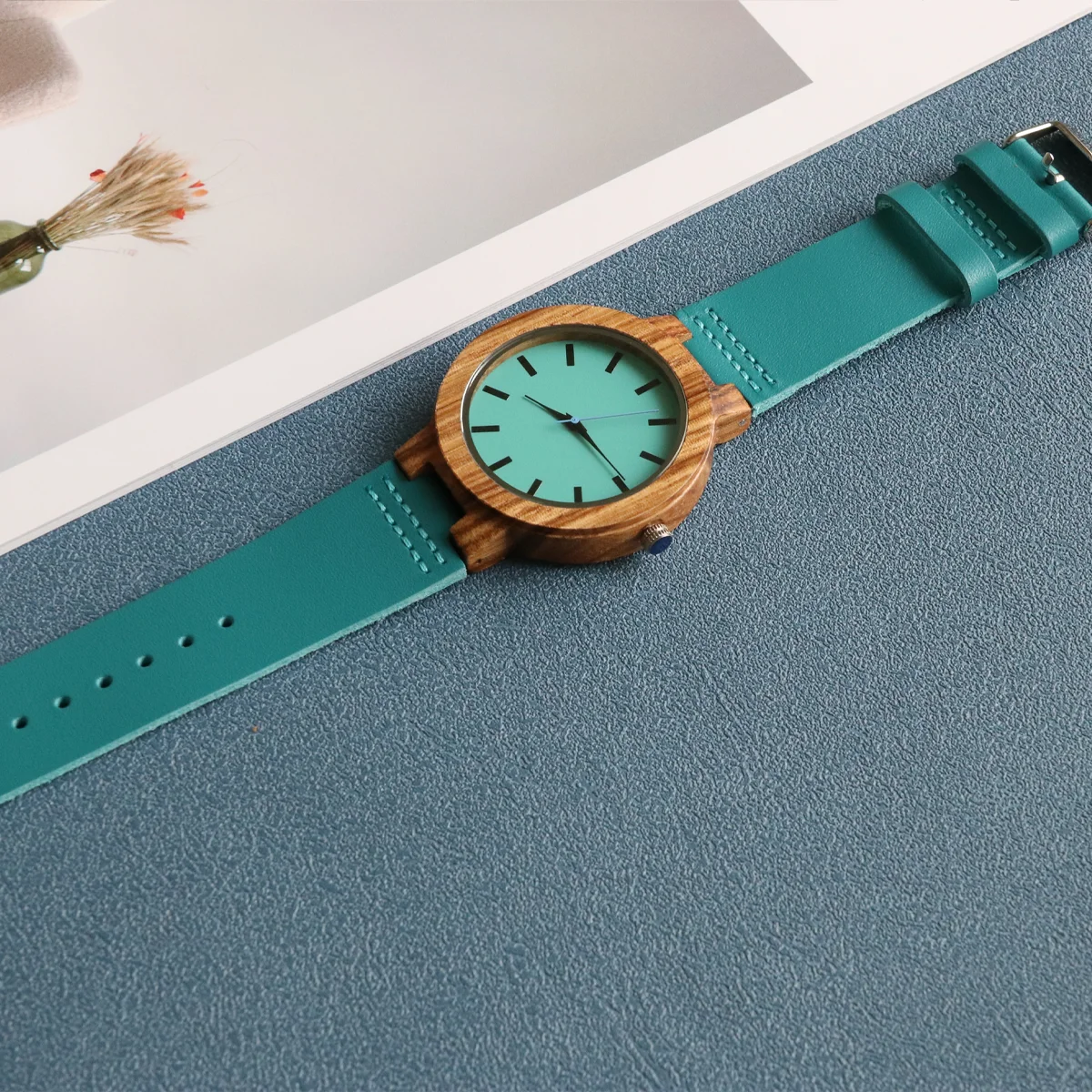 ساعة كوارتز خشبية جديدة من الجلد الطبيعي للأولاد والبنات، مصنوعة يدويًا بالكامل، رعاية صحية صديقة للبيئة، مناسبة للحياة اليومية، عطلات الأصدقاء، هدايا عيد الميلاد