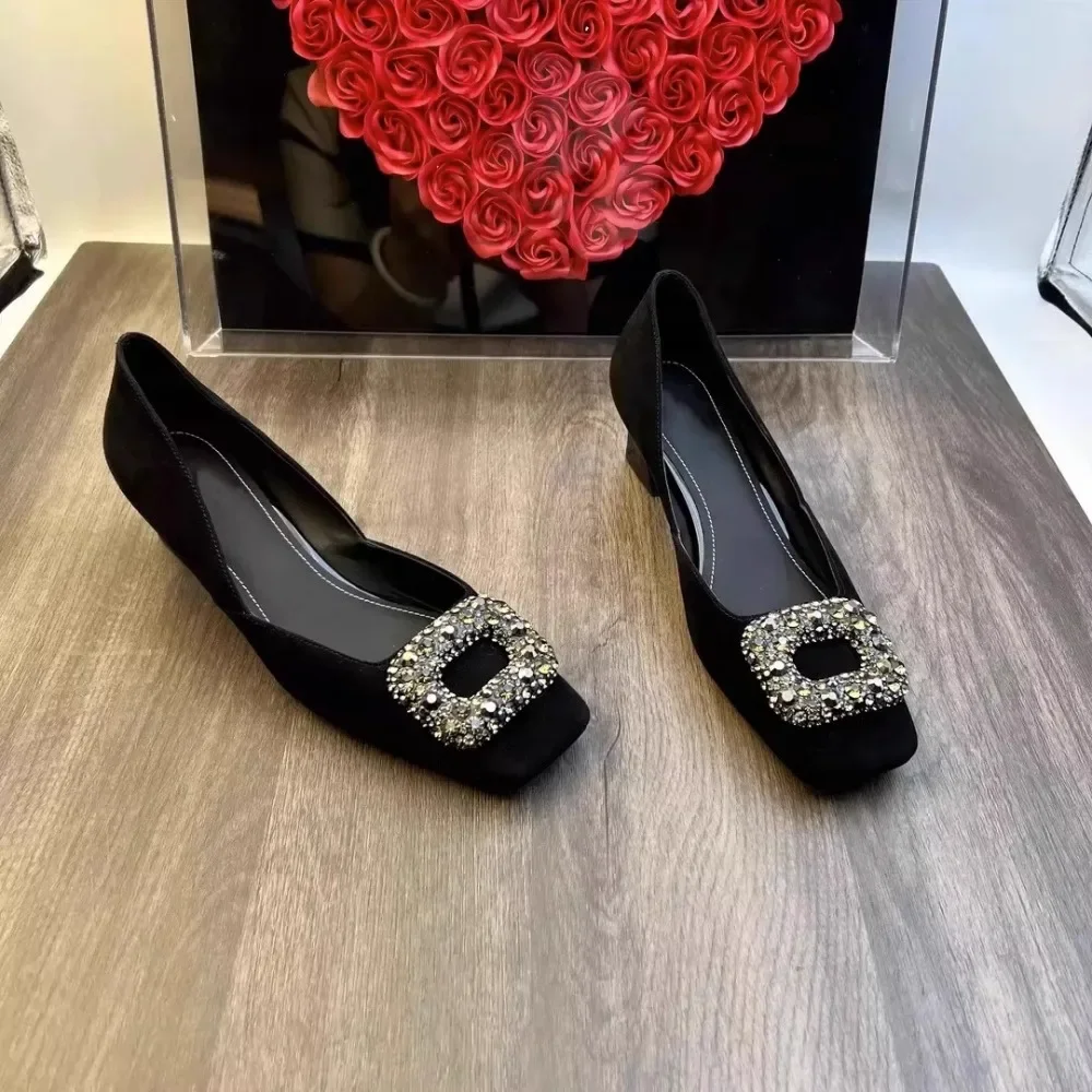 

Туфли-лодочки женские замшевые на квадратном каблуке