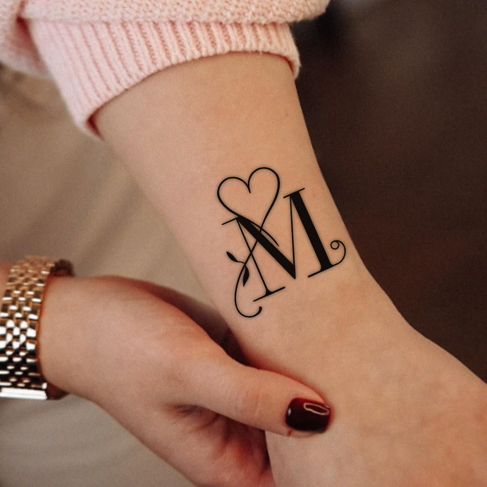Temporary Tattoo Sticker Letter M Love Vine Design, Gentle Style Wrist Tattoo for Anniversary Memory, Waterproof Tattoo Sticker