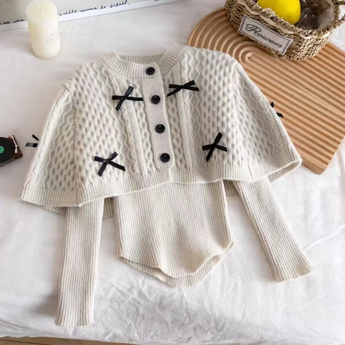 

Girls' Autumn and Winter Sweater Set Children's New Western-style Bow Cape+base Sweater Knitted Sweater Two-piece Set