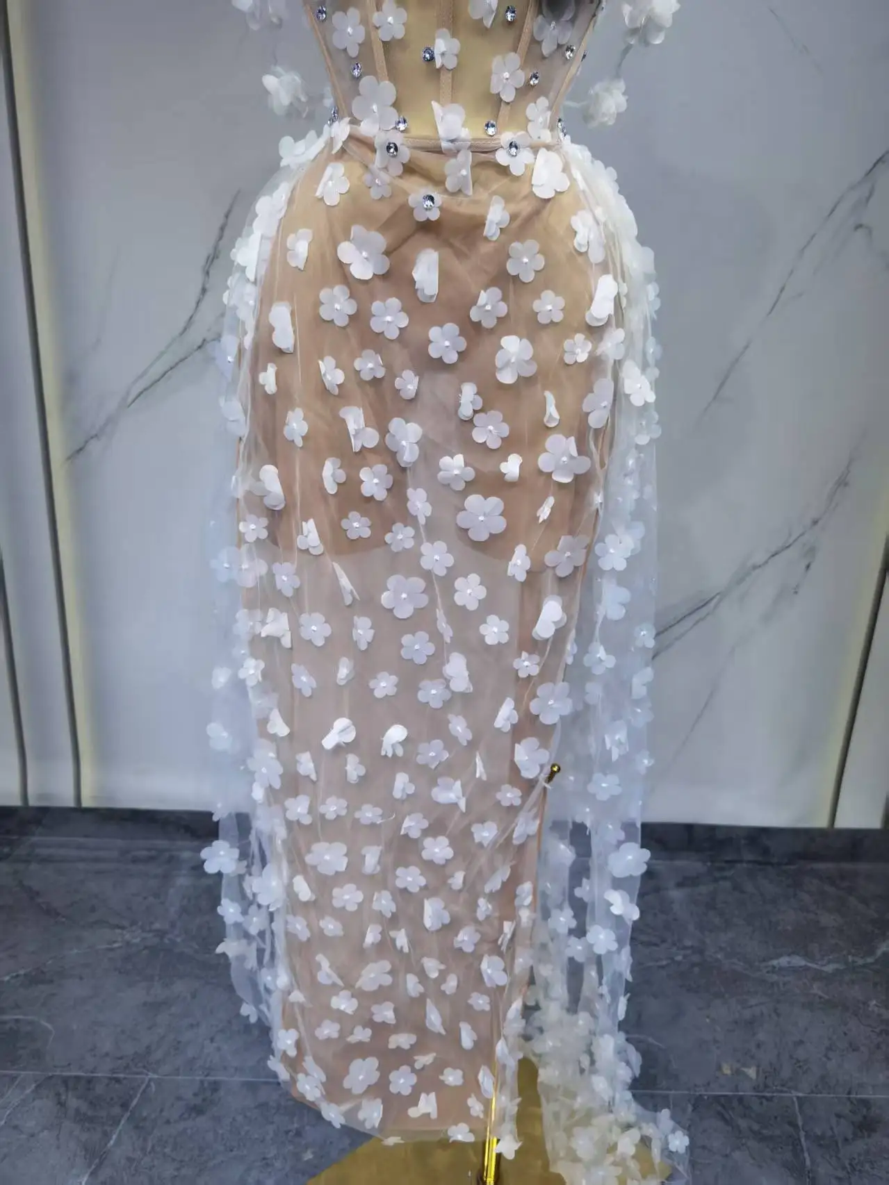 Vestido largo Sexy sin tirantes para mujer con detalle de cristal de flor blanca elegante ropa de actuación escénica para fiesta y Club nocturno