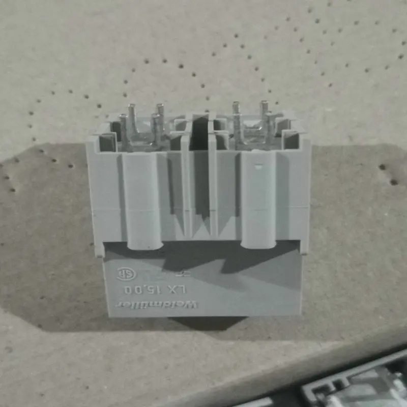 1PCS Original Conne…