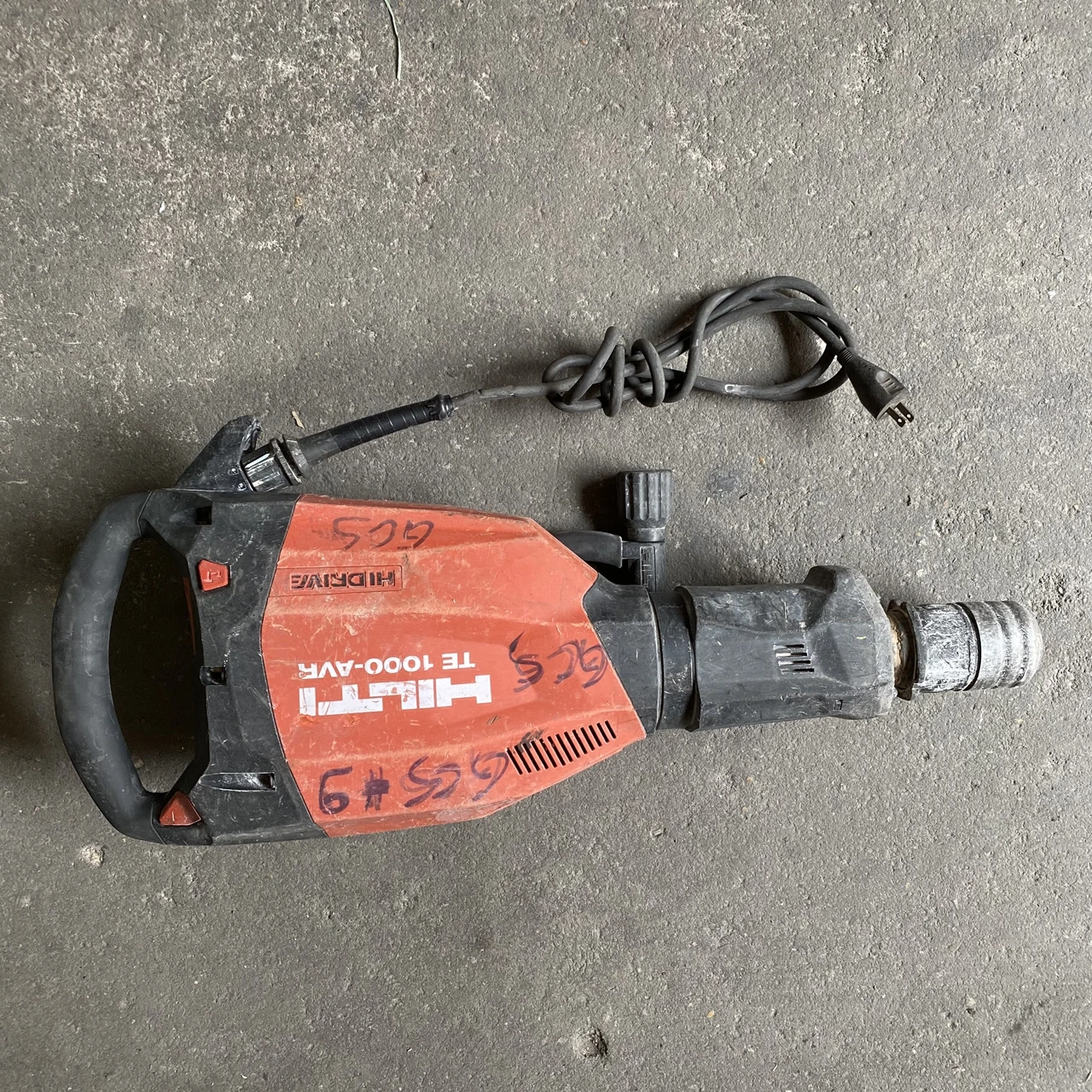 

Электрический отбойный молоток HILTI TE 1000 AVR для однократного использования, высокомощный инструмент для нарезки швов в бетоне. Б/у 110В