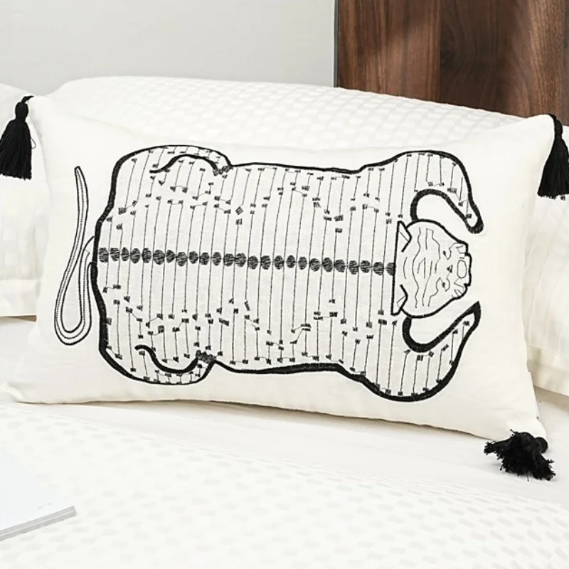 Retro Tiger Embroidery Pillow White Ivory Cushion Case Modern Geometric Lines Decorative Pillow Cover For Sofa Chair Home Decora