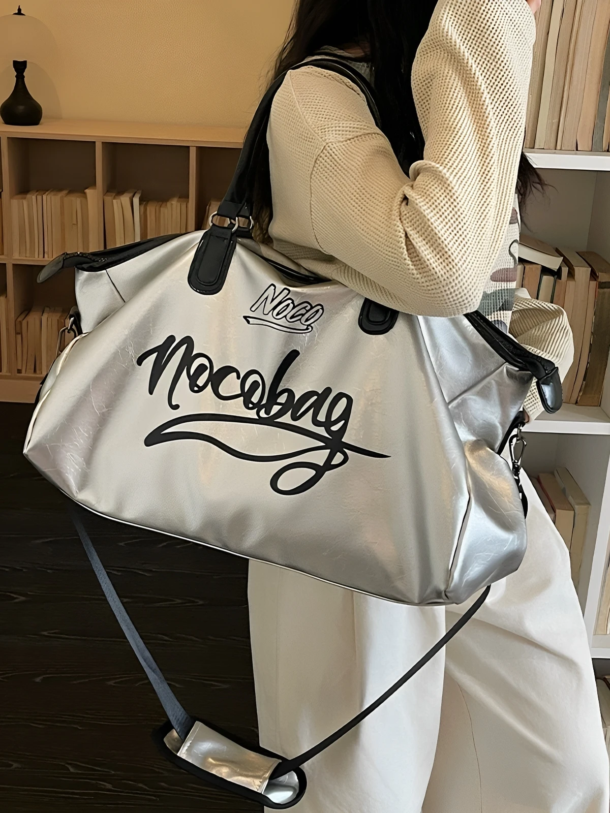 unisex-large-capacity-travel-bag-fashionable-trendy-crossbody-flight-bag-fitness-bag-storage-bag-for-short-trips-and-travel