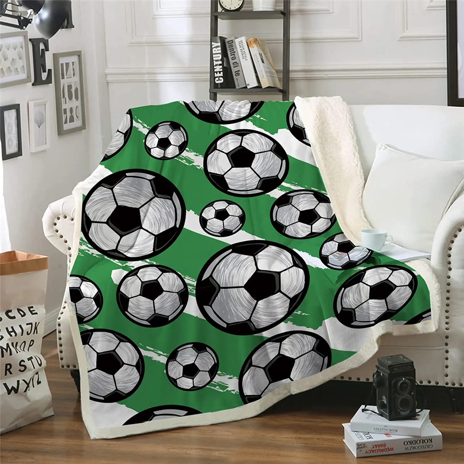 Soccer Throw Blankets Green Fleece Flannel Football Blanket Gifts for Kids Boy Girl Fuzzy Warm Soft Blanket for Sofa Bed Office