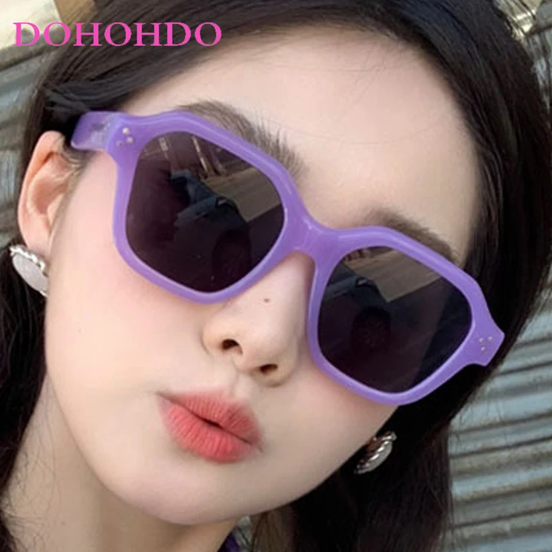 

Vintage Classic Big Frame Rivets Square Sunglasses Women Luxury Brand Designer Men Outdoors Driving Travel Shades Lentes UV400